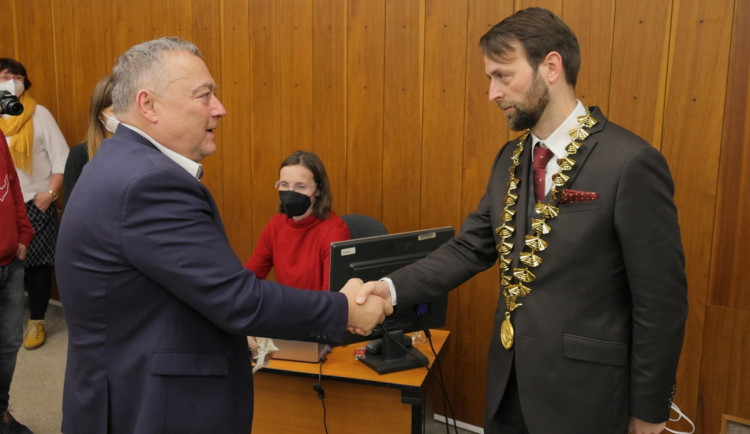 Po 23 letech skončil ve funkci starosty Trutnova Ivan Adamec. Nahradil ho Michal Rosa