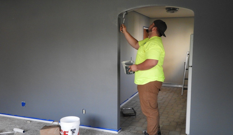 Za opravu nižší nájem. Brno nechá lidi investovat do obecních bytů