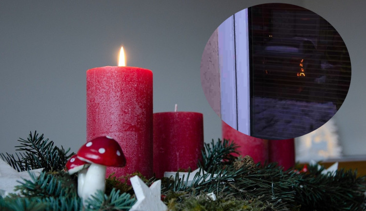 Hasiči zasahovali u hořícího adventního věnce. Ve vedlejší místnosti našli spát seniorku