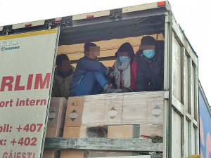 Cizinecká policie v Hradci zadržela šestici migrantů z Asie, utíkali prý před Tálibánem