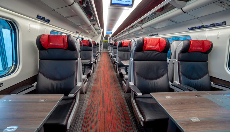 České dráhy i RegioJet před Vánoci posilují spoje. Nejvytíženější bude středa a čtvrtek