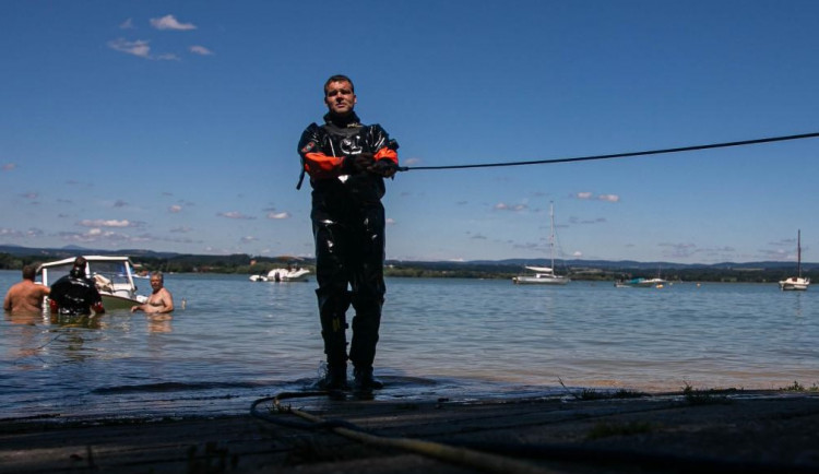 Jan Jahelka v potápěčské výstroji na Rozkoši u České Skalice