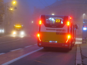 Hromadná doprava v Hradci Králové dnes bude jezdit do 19:00. Pak bude platit zvláštní jízdní řád