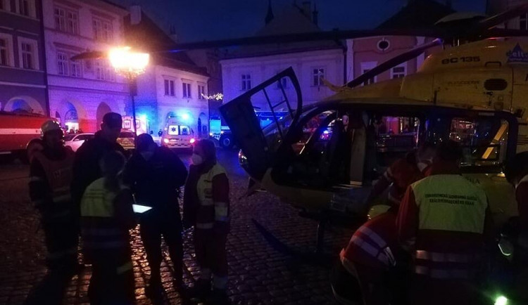 Po tragickém požáru v Jičíně v nemocnici zemřela i čtrnáctiletá Míša. Lidé se rodině snaží pomoct skrze sbírky