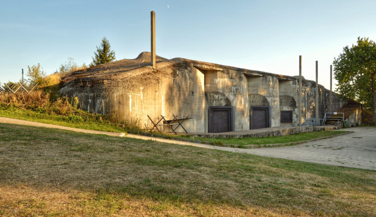 Pevnost Dobrošov na jaře přivítá první návštěvníky. Prohlídka vás zavede do doby začátku druhé světové války
