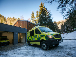 FOTO| VIDEO: Nová výjezdová základna záchranářů v Temném Dole zkrátila dojezdy záchranářů