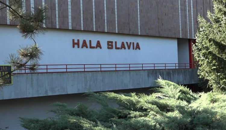 Zachraňme halu Slavia, apeluje výzva na Hradečáky