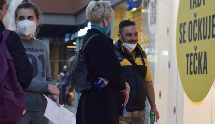 V obchodním centru Olympia padl rekord podaných vakcín proti koronaviru