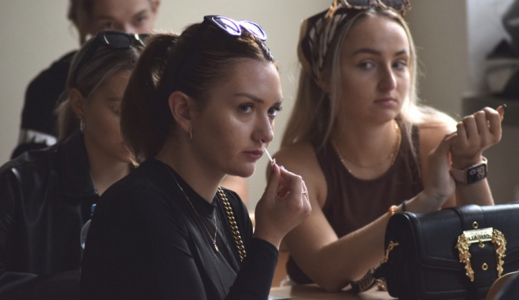 Ve školách se bude testovat na covid-19 jednou týdně