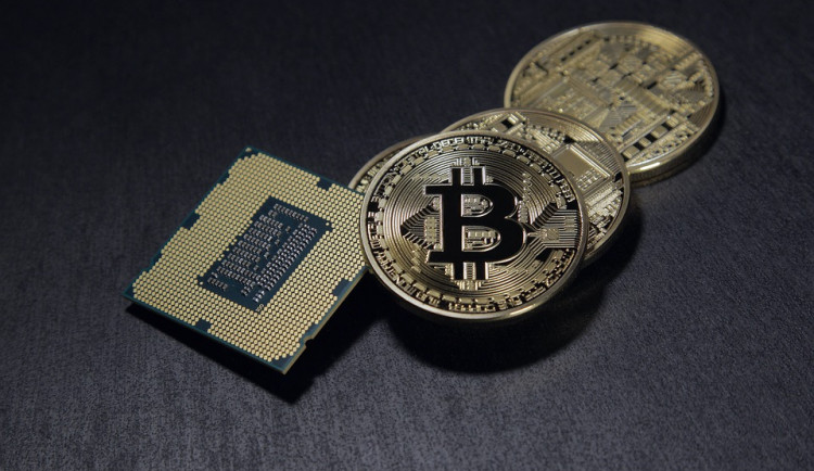 Lákavá nabídka investice do kryptoměn se změnila v podvod. Vidina rychlého výdělku ženu stála půl milionu