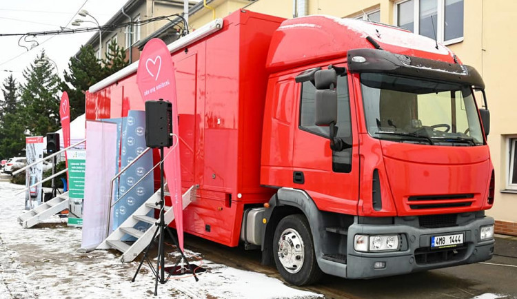 V Brně jezdí laboratoř na kolečkách. Provádí rychlé vyhodnocení testů na koronavirus