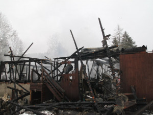 V Neratově v Orlických horách zničil požár stodolu. Škoda se vyšplhala dva miliony korun