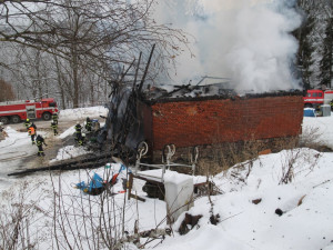 V Neratově v Orlických horách zničil požár stodolu. Škoda se vyšplhala dva miliony korun