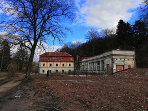 Lázeňský areál v Bělovsi se obléká do nového. V únoru se město pustí do obnovy parku