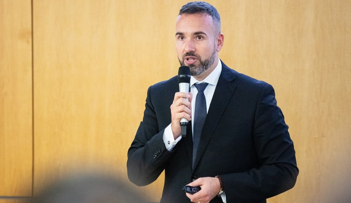 Napětí na univerzitě v Brně. Kvůli chybám ve článcích rezignujte, radí rektorka svému nástupci Adamovi