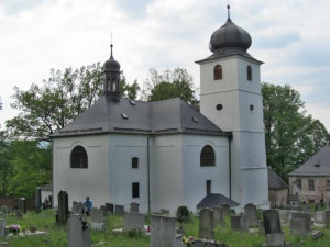 Broumovské kostely se staly národní kulturní památkou. Na návrh kraje to posvětila vláda