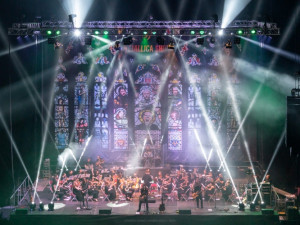 V Metallica S&M Tribute show se snoubí Rock se symfonií. V Hradci Králové se roztopí pod kotlem a otevřou astrální světy 14. února