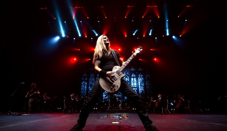 V Metallica S&M Tribute show se snoubí Rock se symfonií. V Hradci Králové se roztopí pod kotlem a otevřou astrální světy 14. února