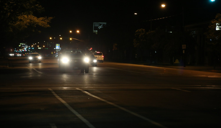 Po D11 jel v protisměru, zmátlo ho prý značení na nájezdu. Muži hrozí zákaz řízení až na rok