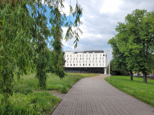 Nový hotel u Aldisu v Hradci Králové přivítá první hosty už letos v dubnu