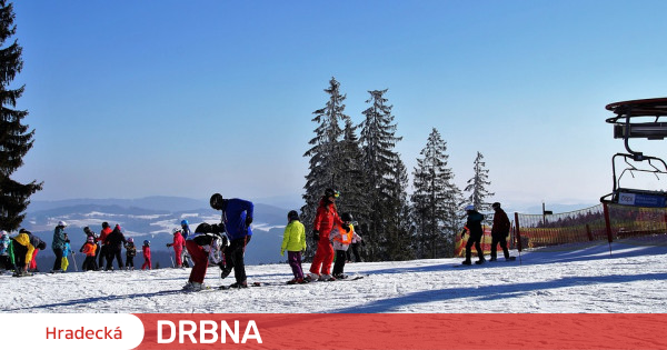 Zrušení povinnosti prokazovat očkování se týká i skiareálů.  Vlekaři rozhodnutí vítají |  Zpravy |  Hradecká Drbna