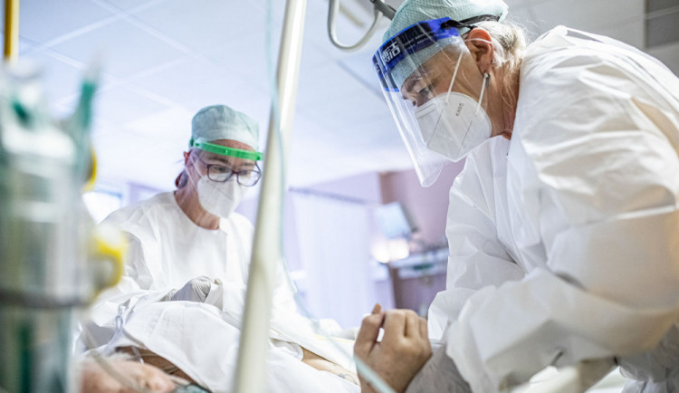 V pracovní karanténě je v brněnské nemocnici přes devadesát zaměstnanců