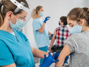 Zájem o očkování proti covidu-19 v Královéhradeckém kraji klesá