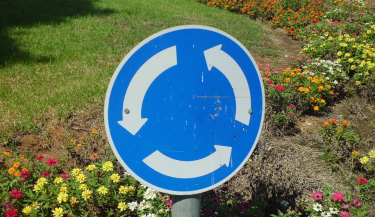 16455356357951-207-traffic-signal-495205-960-720