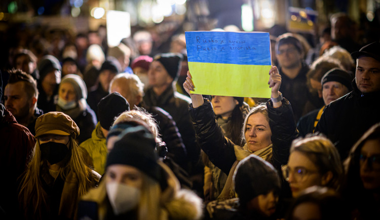 Kraj připravuje plán pomoci Ukrajině. Studenti a aktivisté organizují happeningy