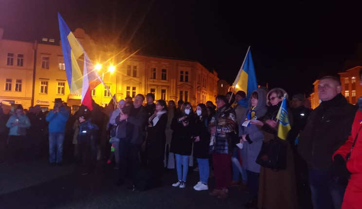 V Hradci Králové vyjádřili podporu Ukrajině stovky lidí. Promluvili studenti, zástupci církve i samotní Ukrajinci