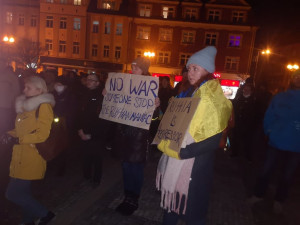 V Hradci Králové vyjádřili podporu Ukrajině stovky lidí. Promluvili studenti, zástupci církve i samotní Ukrajinci