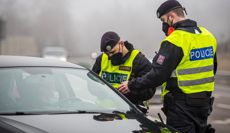Během akce v kraji policie zkontrolovala téměř 700 řidičů. Polovina porušila předpisy