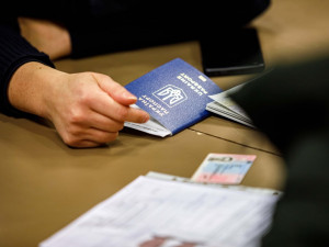 Centrum pro uprchlíky z Ukrajiny v Hradci Králové odbavilo za první den 201 lidí