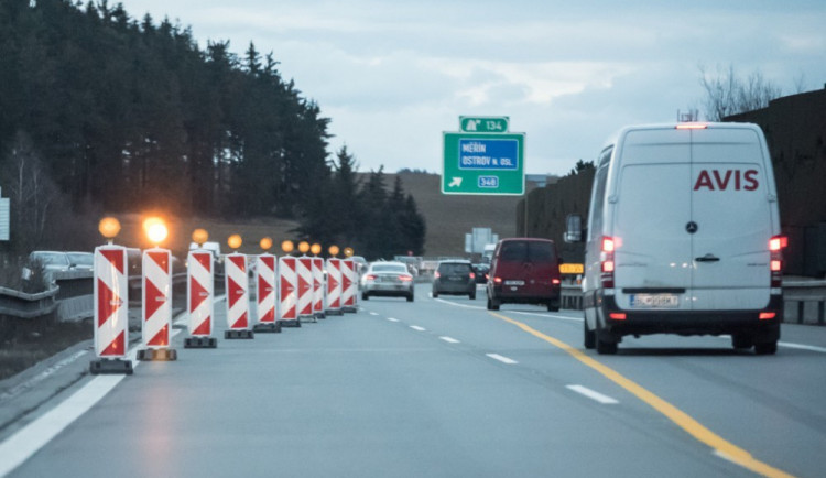 Řidiči jezdí bez dálničních známek. Za čtyři dny se vybralo 250 tisíc na pokutách