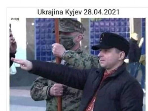 Hajlující Zelenskyj se šíří řetězovými maily. Jde o fake