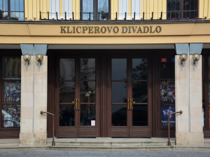 Klicperovo divadlo v Hradci Králové chystá večer ve žlutomodré