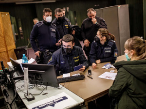 Městská policie Hradec Králové varuje před podvodníky, kteří se chtějí přiživit na neštěstí uprchlíků
