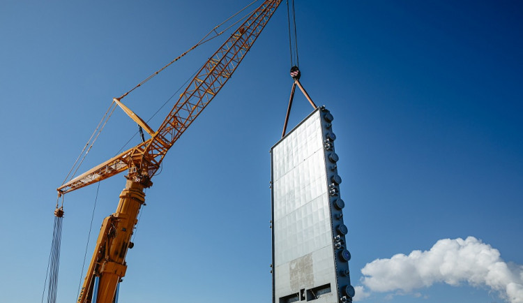 Plavební komora Hněvkovické přehrady má nová vrata. Váží jako dva naložené kamiony