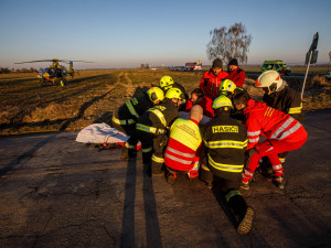 Tragické úterý. Vrtulník zasahoval u Nahořan na Náchodsku a smrtelné nehody u Jaroměře