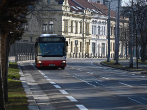 Hradec Králové zřejmě zvedne dopravnímu podniku dotaci až o 50 milionů. Jízdné zatím nezdraží