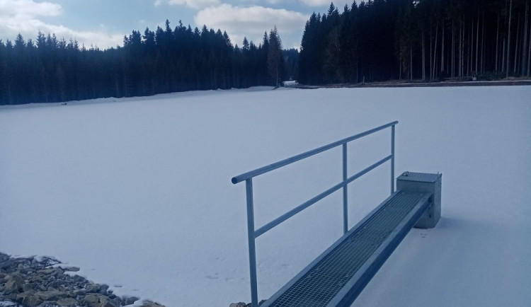 Vojenské lesy vrátily na Šumavu zaniklou plavební nádrž. Sloužila k přepravě dřeva