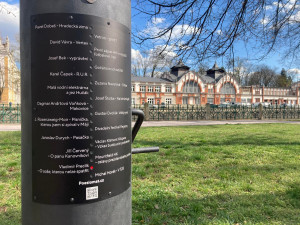 Hradec Králové má svůj Poesiomat. Přehraje R.U.R., hokejové fanoušky i písničkáře Horáka