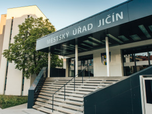 Město Jičín vyhradilo 12 bytů pro ukrajinské uprchlíky. Jde o krátkodobé ubytování