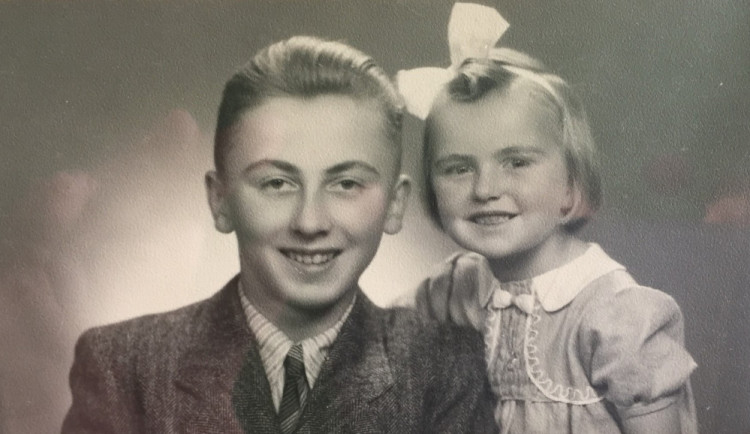 Ve čtyřech letech zůstala na ulici. Do dětského domova ji jako Němku nevzali. Jak se malé Marianně vyrůstalo na Broumovsku vyprávěla místním studentům