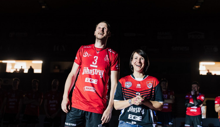 Radek Mach se loučil s fanoušky. Asi jsem tady zanechal hlubokou stopu, vzkázal volejbalista