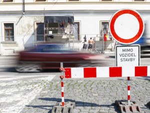 Radnice ve Dvoře Králové nechá opravit silnici u mateřské školy v Lipnici