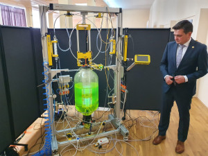 Středoškoláci ubránili jadernou elektrárnu před kybernetickým útokem. Cvičení mělo úspěch