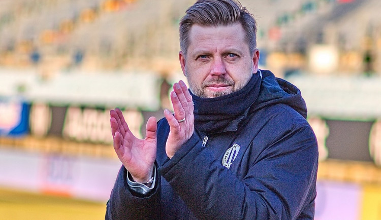 KOMENTÁŘ: Poděkování je minimum. Dynamo na to při loučení s Horejšem opět zapomnělo