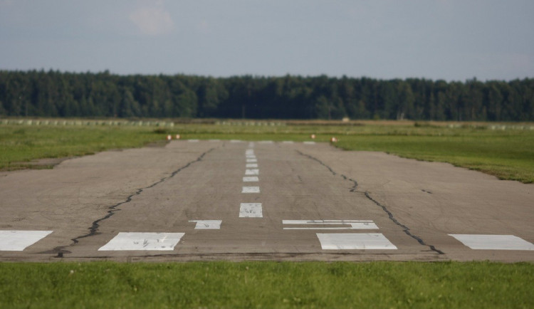 Věznici na letišti odmítáme, vzkázali zastupitelé. Lidé mají obavy z bezpečnosti či zásahu do krajiny