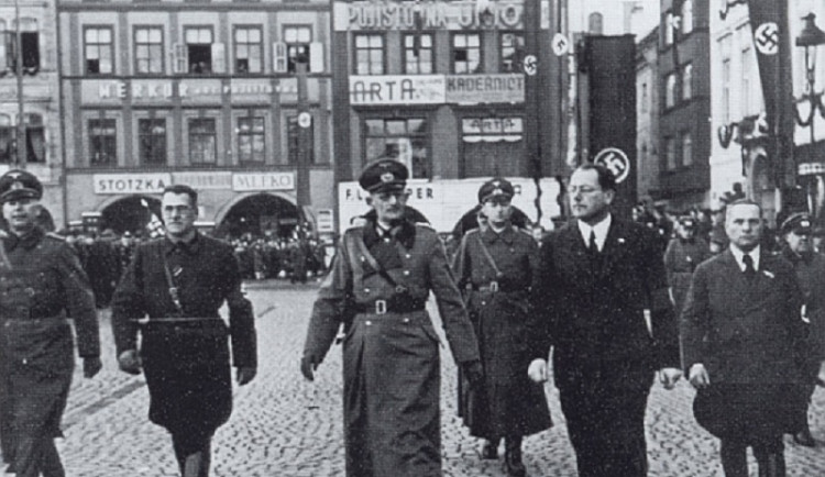 Před téměř 80 lety zničili nacisté synagogu v Českých Budějovicích. Jak zemřel muž, který demolici nařídil?